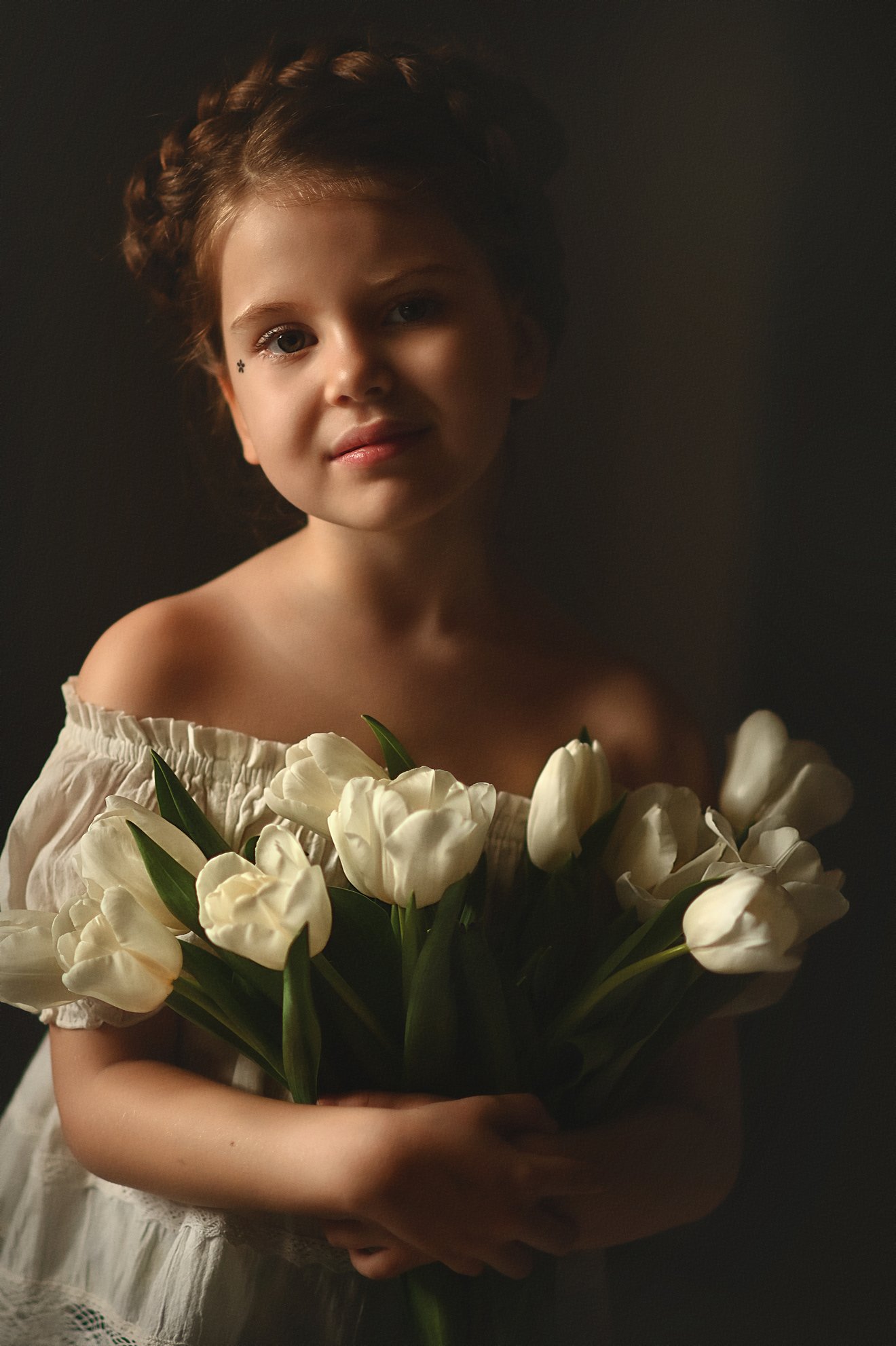 Girl with a bouquet-Seed Nft