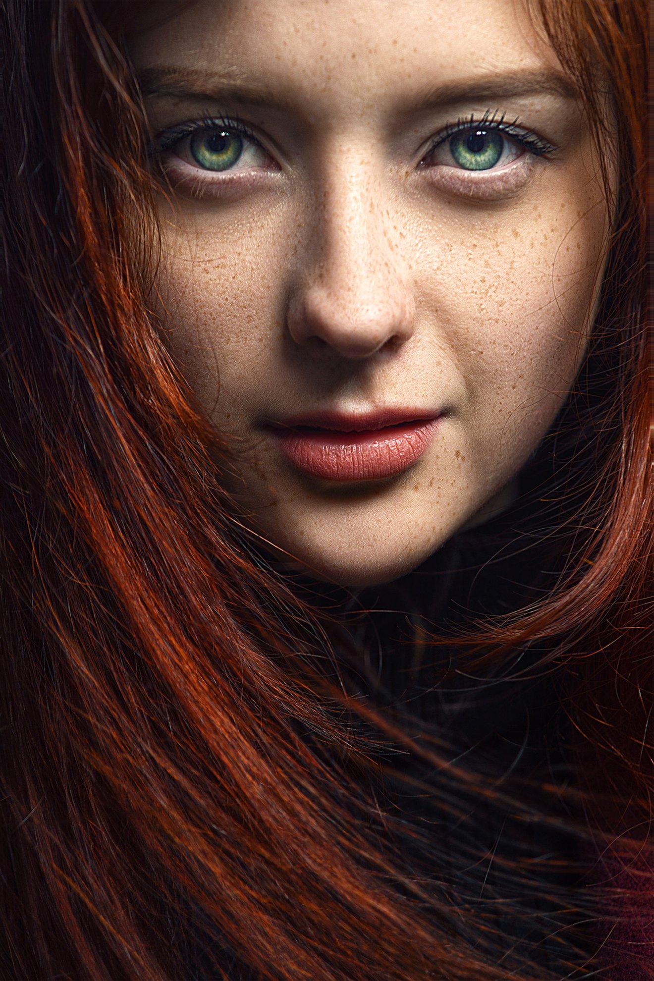 Redhead with green eyes-Seed Nft