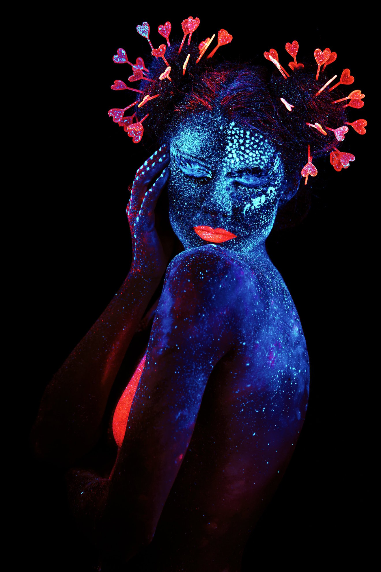 UV glowing heart portrait-Seed Nft